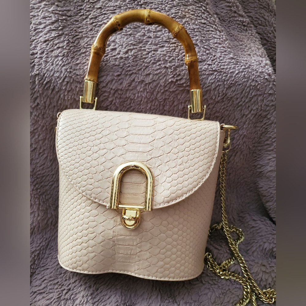 Super cute crossbody